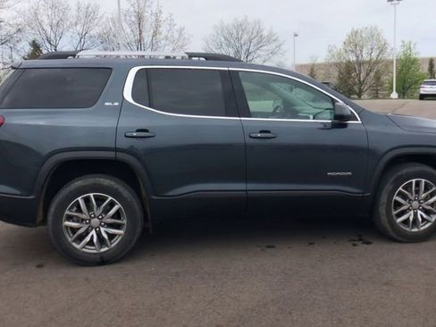 Used 2019 GMC Acadia SLE image 9
