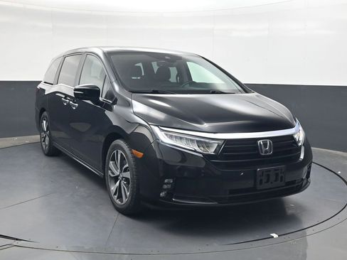 Used 2023 Honda Odyssey Touring image 2