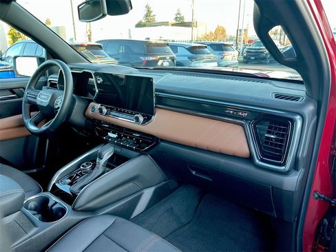 Used 2024 GMC Canyon AT4 w/ Canyon Safety Plus Package image 22