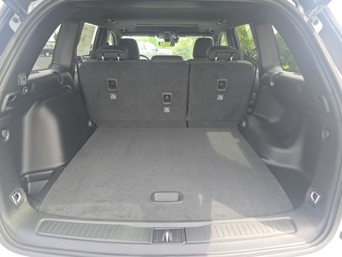 New 2025 Jeep Grand Cherokee Laredo X w/ Luxury Tech Group I image 19