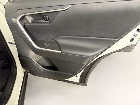 Used 2019 Toyota RAV4 LE w/ Carpet Mat Package FWD image 27