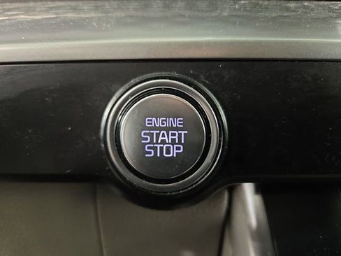 Used 2022 Kia Carnival LX image 24