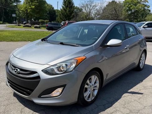 Used 2015 Hyundai Elantra GT FWD image 1