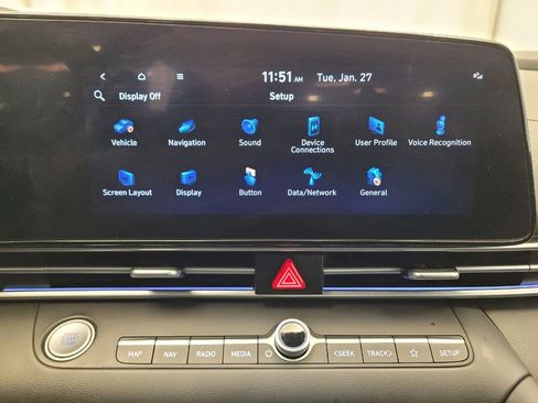 Used 2024 Hyundai Elantra SEL FWD image 25