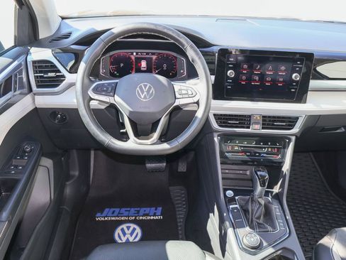 Certified 2025 Volkswagen Taos SEL image 17
