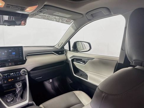 Certified 2021 Toyota RAV4 XLE Premium AWD/4WD image 22