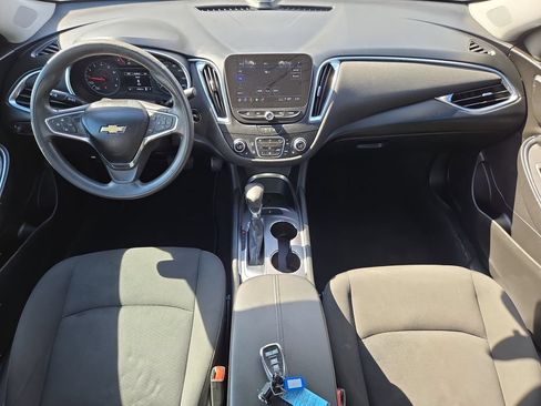 Used 2021 Chevrolet Malibu LT FWD image 19