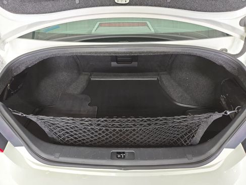 Used 2012 INFINITI M37 x w/ Deluxe Touring Pkg AWD/4WD image 4