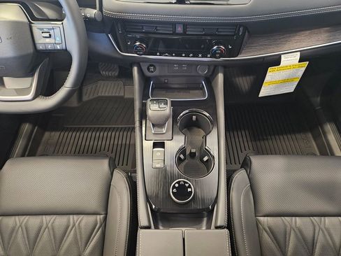 New 2026 Nissan Rogue Platinum image 20