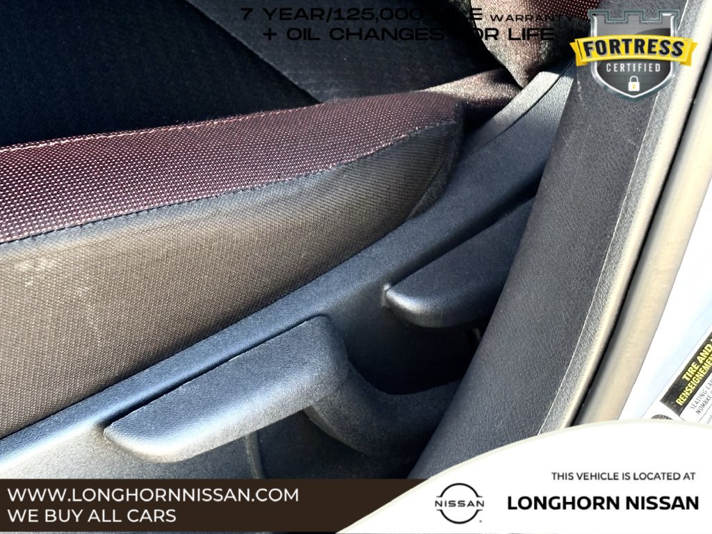 Used 2025 Nissan Versa SR w/ Trunk Package FWD image 22