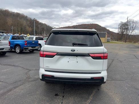 Used 2023 Toyota Sequoia Platinum image 6