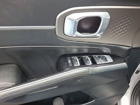Used 2022 Kia Sorento SX image 13