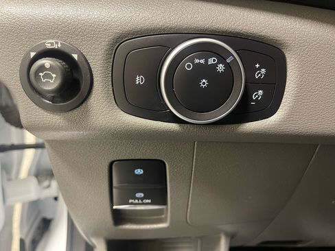 Used 2021 Ford Transit 350 XLT image 24