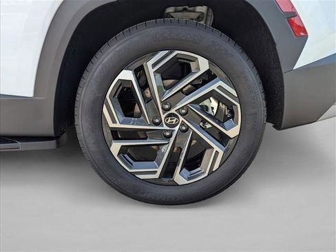 Used 2025 Hyundai Tucson Limited FWD image 9