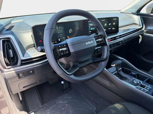 New 2026 Kia Sorento LX FWD image 18