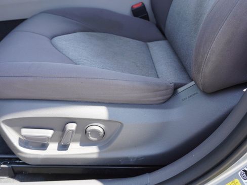 Used 2020 Toyota Camry LE FWD image 22