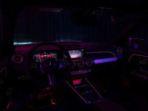 Used 2025 Mercedes-Benz GLB 250 image 15