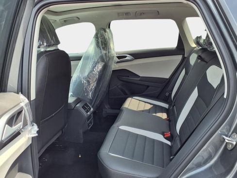 New 2025 Volkswagen Taos SEL image 12