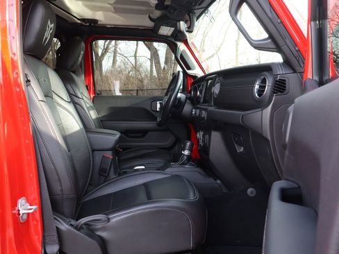 Used 2022 Jeep Wrangler Unlimited Sahara image 39