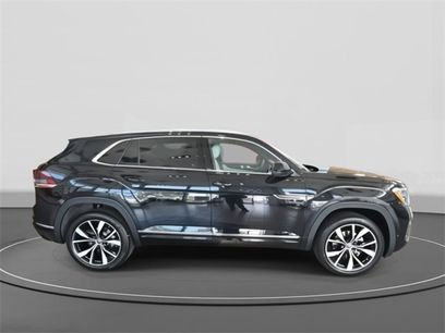 New 2025 Volkswagen Atlas Cross Sport SEL Premium R-Line