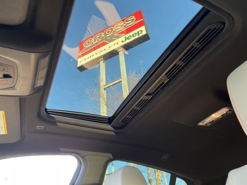 Used 2017 BMW X4 M40i image 3