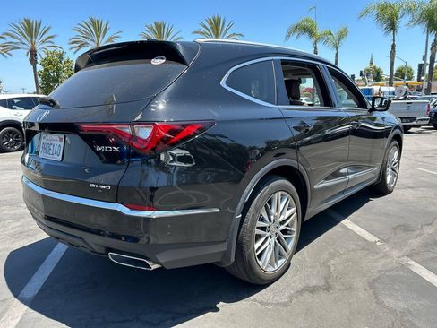 Used 2023 Acura MDX SH-AWD w/ Advance Package image 6