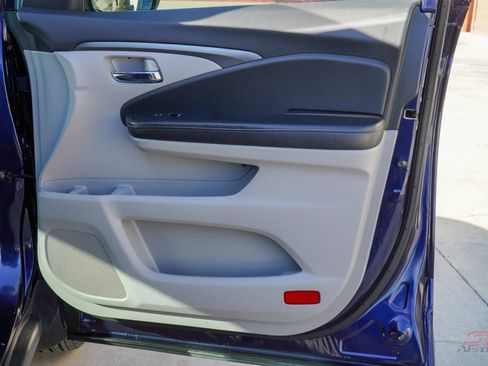 Used 2017 Honda Ridgeline RTS image 17