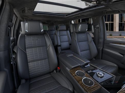 New 2026 Cadillac Escalade ESV Platinum Sport w/ LPO, ONYX Package AWD/4WD image 16