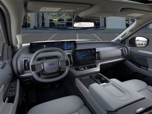 New 2025 Ford Expedition Active image 9