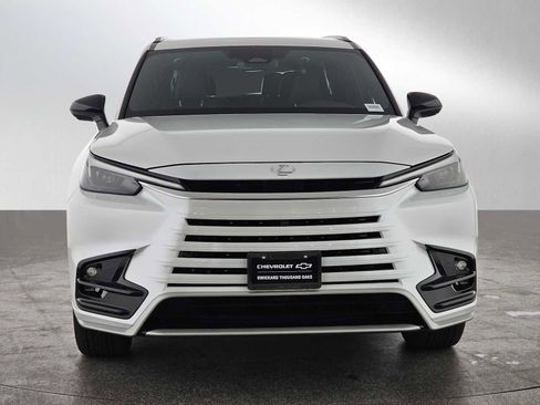 Used 2024 Lexus TX 500h AWD image 8