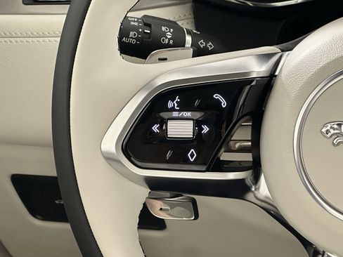 Used 2026 Jaguar F-PACE R-Dynamic S image 15