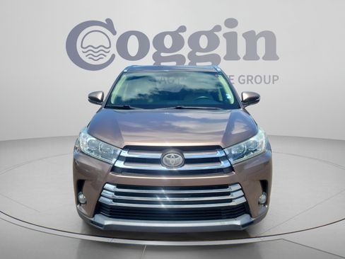 Used 2018 Toyota Highlander Limited FWD image 8