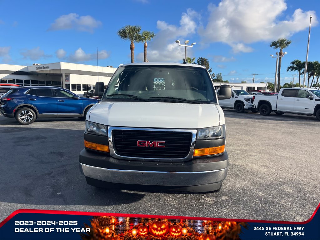 Used 2025 GMC Savana 2500 w/ Driver Convenience Package RWD image 2