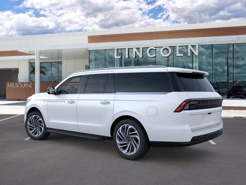 New 2026 Lincoln Navigator L Premier AWD/4WD image 4