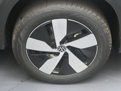 Used 2025 Volkswagen Taos S AWD/4WD image 9