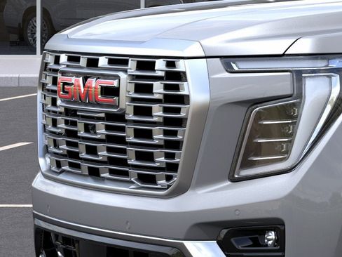New 2026 GMC Yukon Denali w/ Denali Reserve Package AWD/4WD image 13