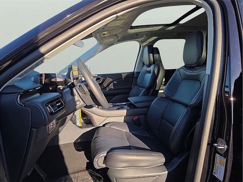 New 2026 Lincoln Aviator Reserve w/ Luxury Package image 12