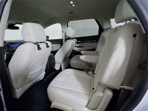 Used 2023 Buick Enclave Essence w/ Sport Touring Edition image 19
