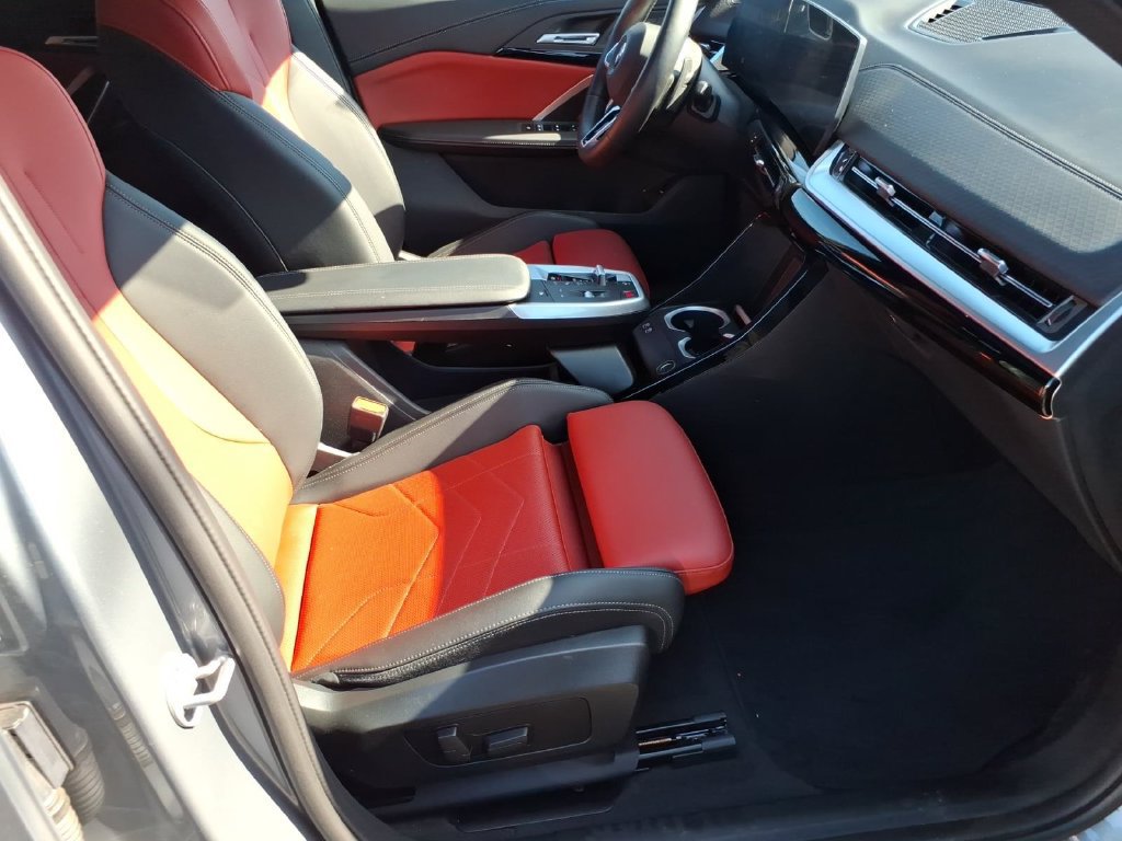 Used 2025 BMW X2 xDrive28i AWD/4WD image 8