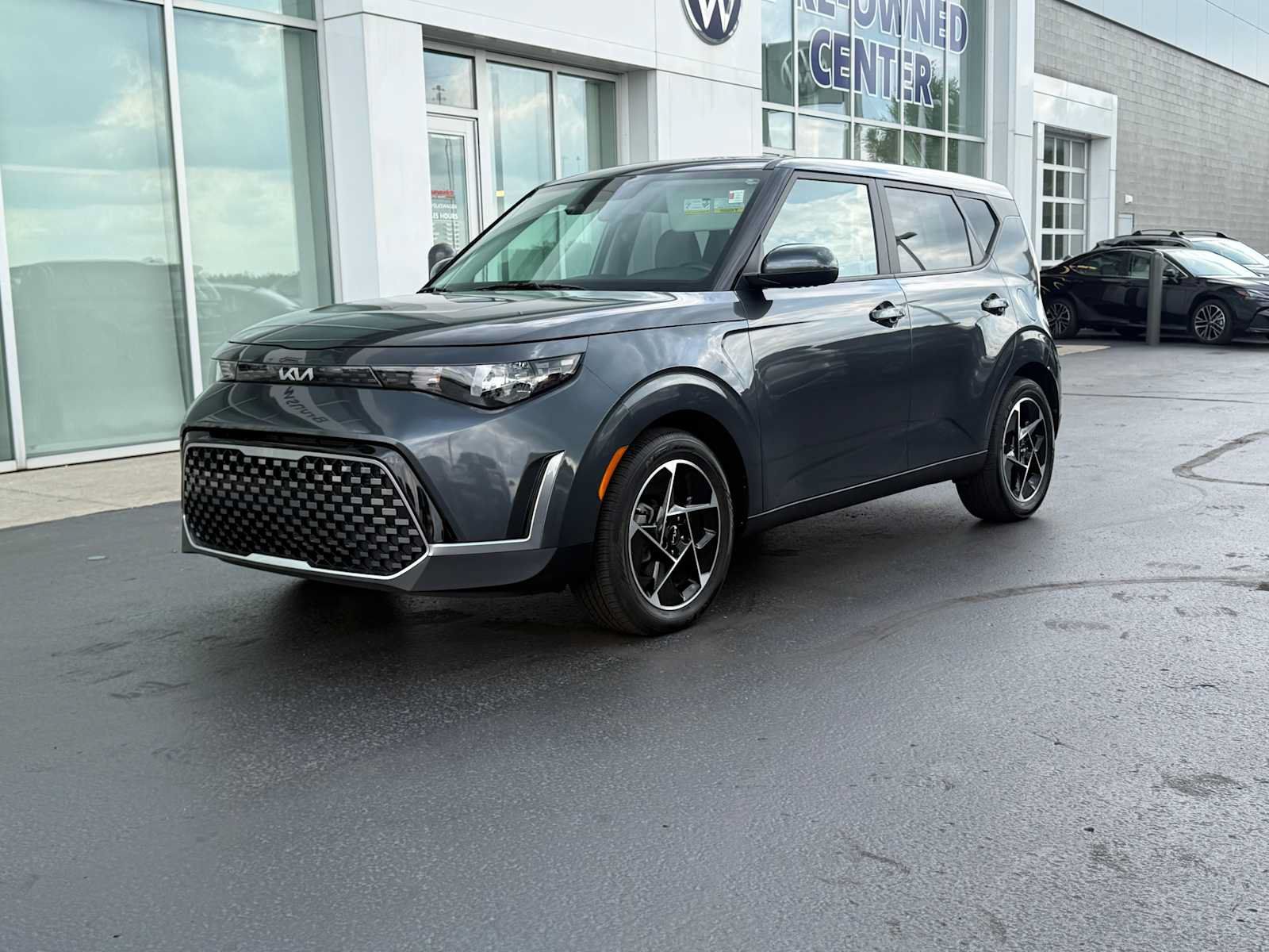 Used 2023 Kia Soul EX FWD image 1