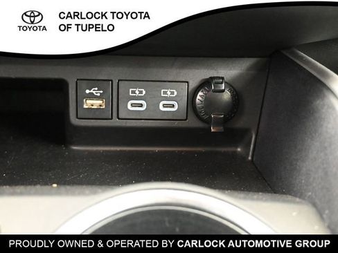Used 2024 Toyota Highlander LE image 13