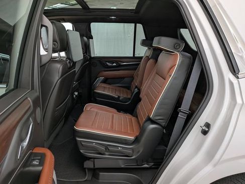 Used 2023 GMC Yukon Denali Ultimate AWD/4WD image 21