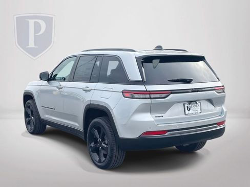 New 2026 Jeep Grand Cherokee Limited w/ Limited Altitude Package AWD/4WD image 5