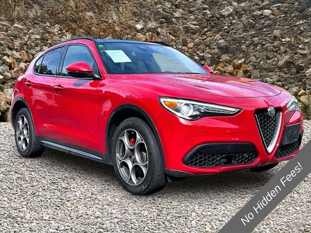 Used 2023 Alfa Romeo Stelvio Ti AWD/4WD image 10