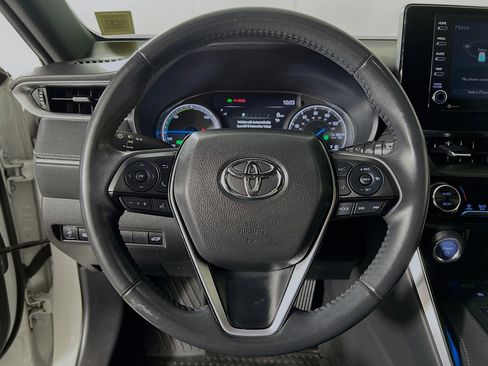 Used 2022 Toyota Venza XLE AWD/4WD image 12