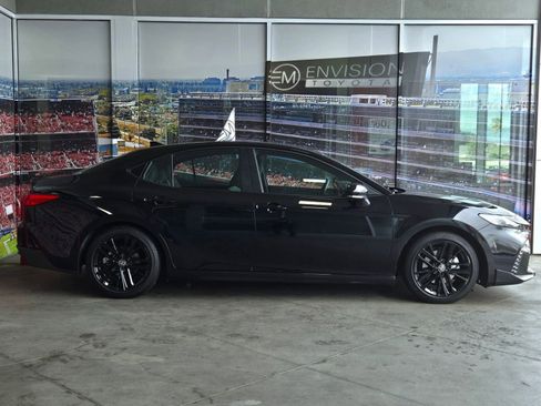 Certified 2025 Toyota Camry SE w/ Convenience Package image 4