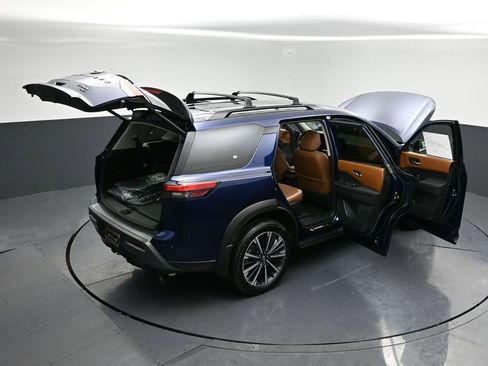 New 2026 Nissan Pathfinder Platinum AWD/4WD image 35