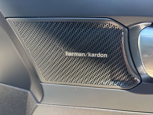 Certified 2023 Volvo XC40 B5 Plus w/ Driver Assist Package image 35