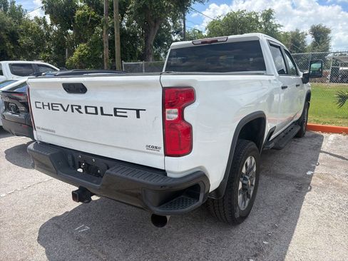 Used 2021 Chevrolet Silverado 2500 Custom w/ Custom Value Package AWD/4WD image 12