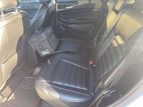 Used 2023 Ford Edge SEL w/ Convenience Package image 6